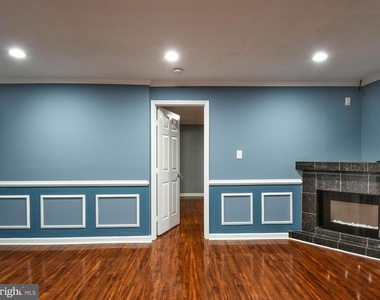 9720 Lake Pointe Court - Photo Thumbnail 17