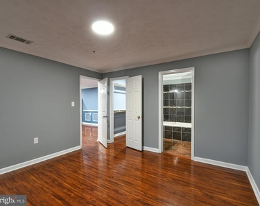 9720 Lake Pointe Court - Photo Thumbnail 18