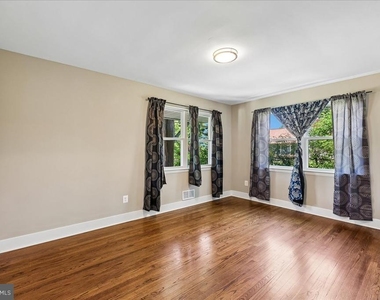3102 Romain Court - Photo Thumbnail 10