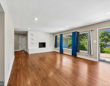 3102 Romain Court - Photo Thumbnail 1