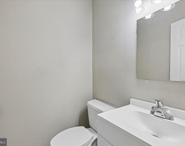 3102 Romain Court - Photo Thumbnail 5