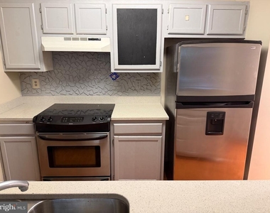 14203 Wolf Creek Place - Photo Thumbnail 2