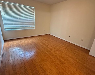 14203 Wolf Creek Place - Photo Thumbnail 5