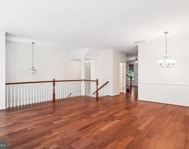 23204 Scholl Manor Way - Photo Thumbnail 8