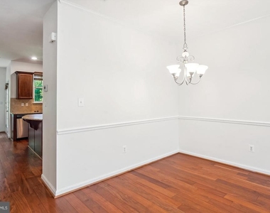 23204 Scholl Manor Way - Photo Thumbnail 7