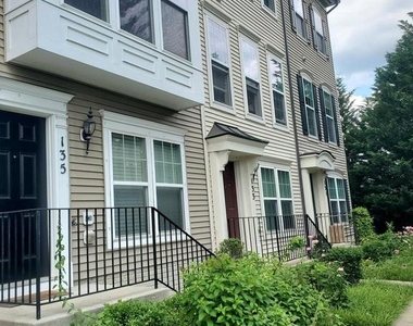 135 Prado Lane - Photo Thumbnail 2