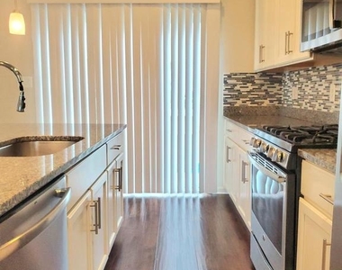 135 Prado Lane - Photo Thumbnail 10