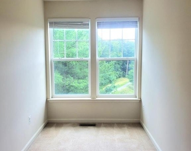 135 Prado Lane - Photo Thumbnail 31