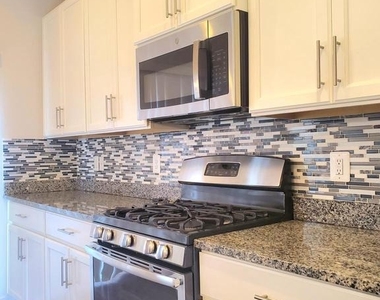 135 Prado Lane - Photo Thumbnail 11