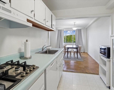 10201 Grosvenor - Photo Thumbnail 14