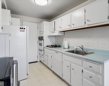 10201 Grosvenor - Photo Thumbnail 12