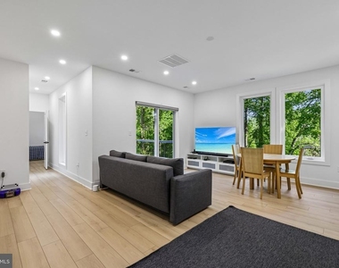 4315 Pinetree Road - Photo Thumbnail 2
