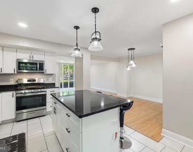 10841 Deborah Drive - Photo Thumbnail 7