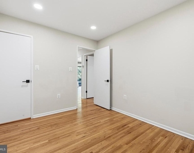 10841 Deborah Drive - Photo Thumbnail 17