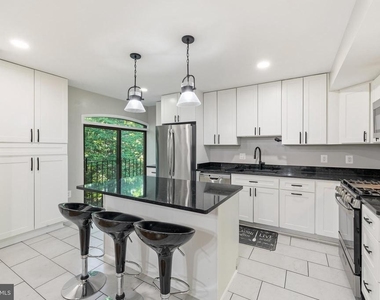 10841 Deborah Drive - Photo Thumbnail 6