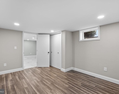 3887 Shadywood Drive - Photo Thumbnail 29
