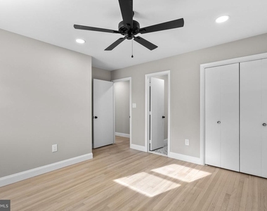 3887 Shadywood Drive - Photo Thumbnail 17