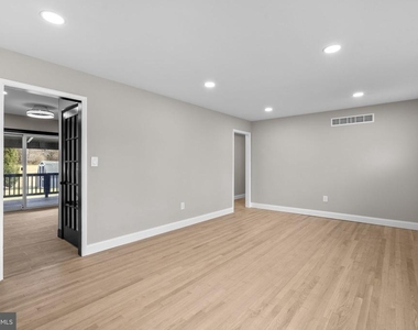 3887 Shadywood Drive - Photo Thumbnail 6