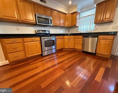 249 S East Avenue - Photo Thumbnail 4