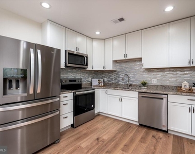 1400 Lower View Court - Photo Thumbnail 2