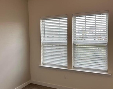 295 Mingo Way - Photo Thumbnail 6