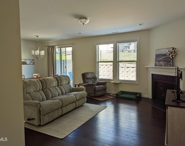 114 White Crane Court - Photo Thumbnail 5