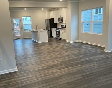 746 Gimari Drive - Photo Thumbnail 4