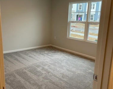 746 Gimari Drive - Photo Thumbnail 8