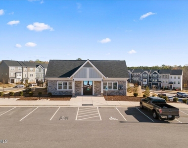 746 Gimari Drive - Photo Thumbnail 18