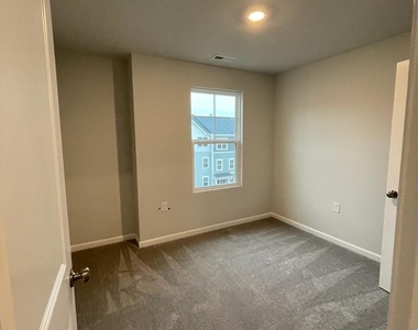 746 Gimari Drive - Photo Thumbnail 5