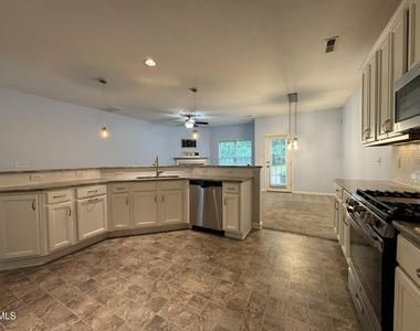 202 Cypress Hill Lane - Photo Thumbnail 4