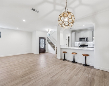 3303 Pecos St - Photo Thumbnail 8