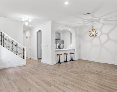 3303 Pecos St - Photo Thumbnail 4