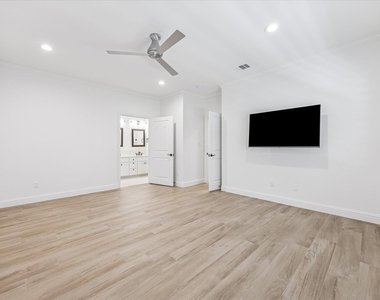 3303 Pecos St - Photo Thumbnail 16