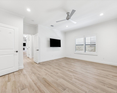 3303 Pecos St - Photo Thumbnail 15