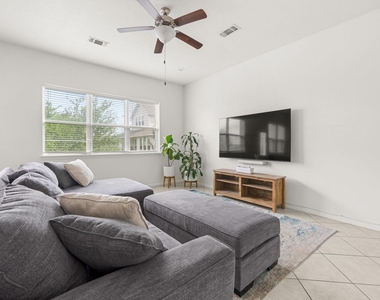 9909 Dalliance Ln - Photo Thumbnail 7
