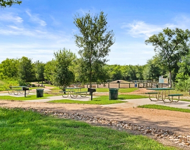 9909 Dalliance Ln - Photo Thumbnail 37