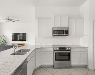 9909 Dalliance Ln - Photo Thumbnail 11