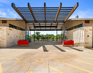 9909 Dalliance Ln - Photo Thumbnail 32