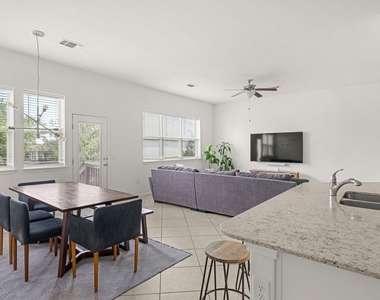 9909 Dalliance Ln - Photo Thumbnail 4
