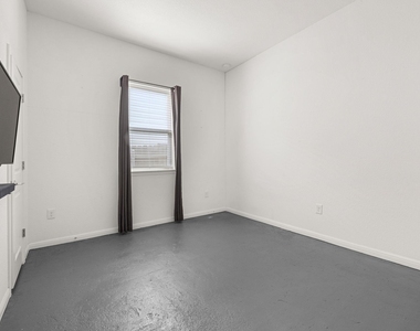 9909 Dalliance Ln - Photo Thumbnail 21