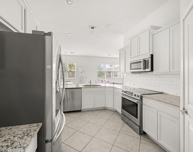9909 Dalliance Ln - Photo Thumbnail 13