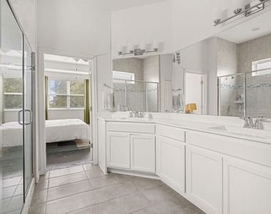 9909 Dalliance Ln - Photo Thumbnail 17