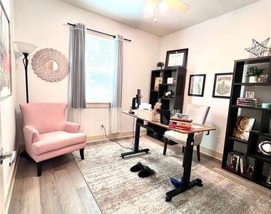 604 Allen St - Photo Thumbnail 12