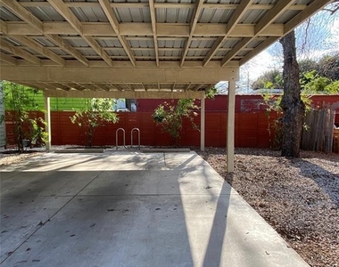 604 Allen St - Photo Thumbnail 15
