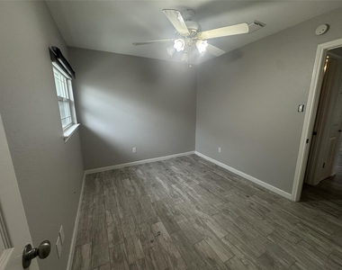 5814 Shreveport Dr - Photo Thumbnail 16