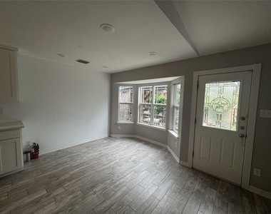 5814 Shreveport Dr - Photo Thumbnail 8