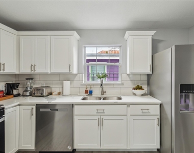 2105 E 17th St - Photo Thumbnail 14