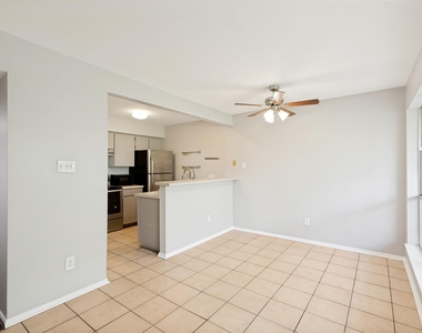 6910 Hart Ln - Photo Thumbnail 2