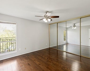 6910 Hart Ln - Photo Thumbnail 7